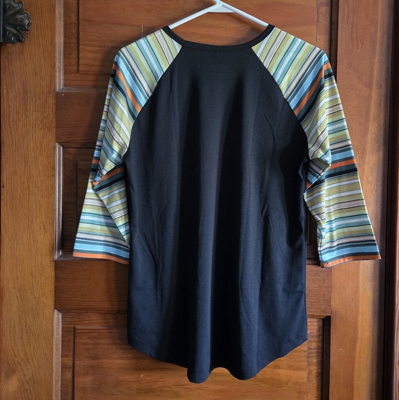 LuLaRoe Randy T - Picture 2 of 3